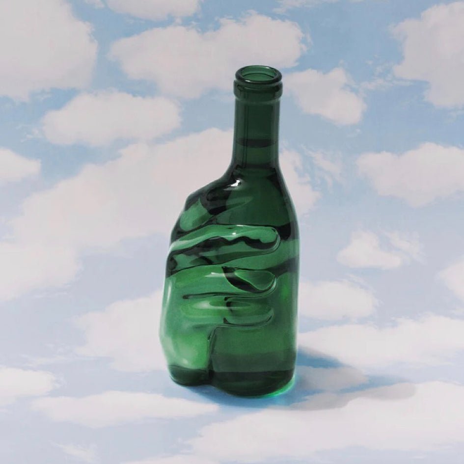 Karaf Edward Smaragdgroen - Collectie 'Les Objets Mouleversants' Glaswerk van Wouters & Hendrix - SERAX - SuperMatique