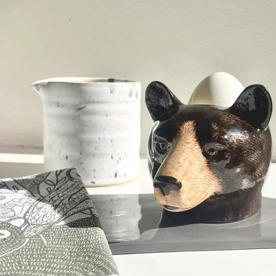 Afbeelding van keramiek eierdopje in vorm van een bruine beer Quail Ceramics - SuperMatique