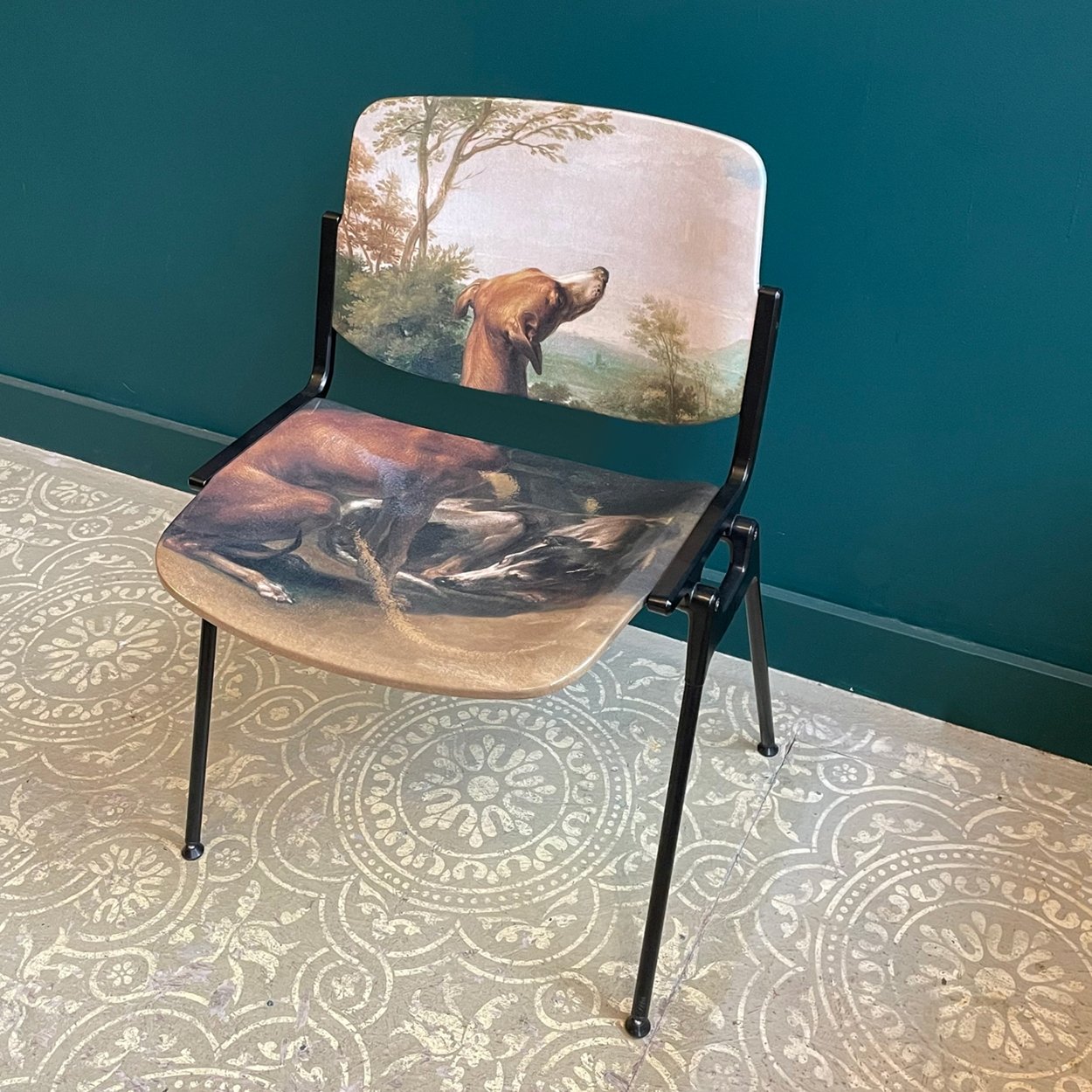 Dog Chair - SuperMatique