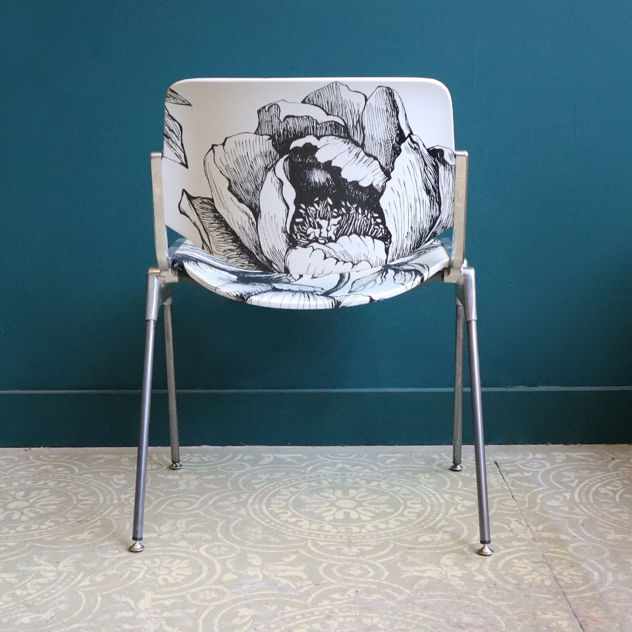 Etch Flower Chair - SuperMatique